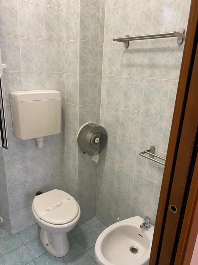 Hotel Nuovo Metropol Альбіссола-Марина Екстер'єр фото