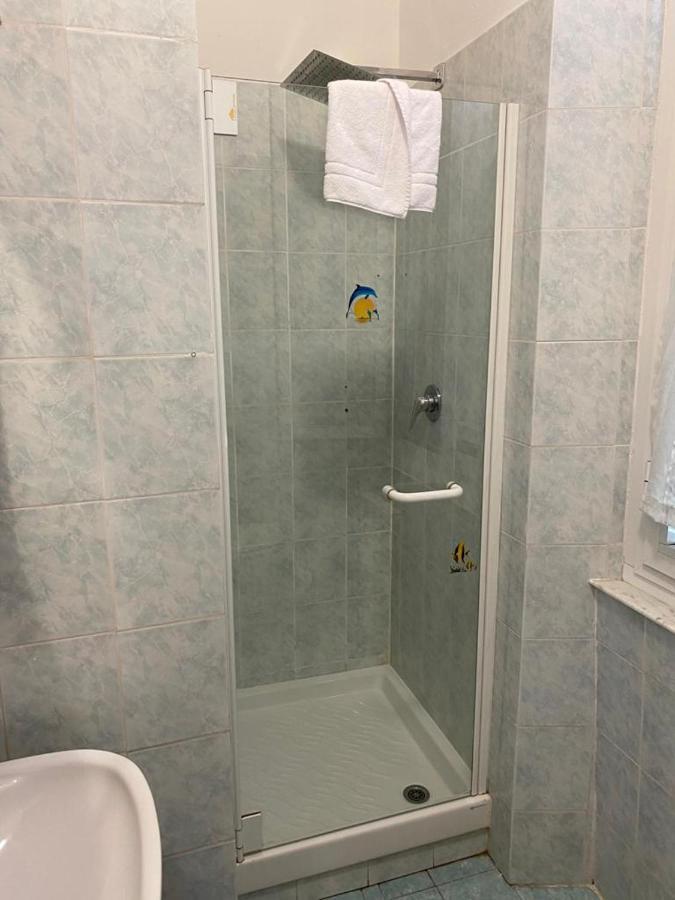 Hotel Nuovo Metropol Альбіссола-Марина Екстер'єр фото