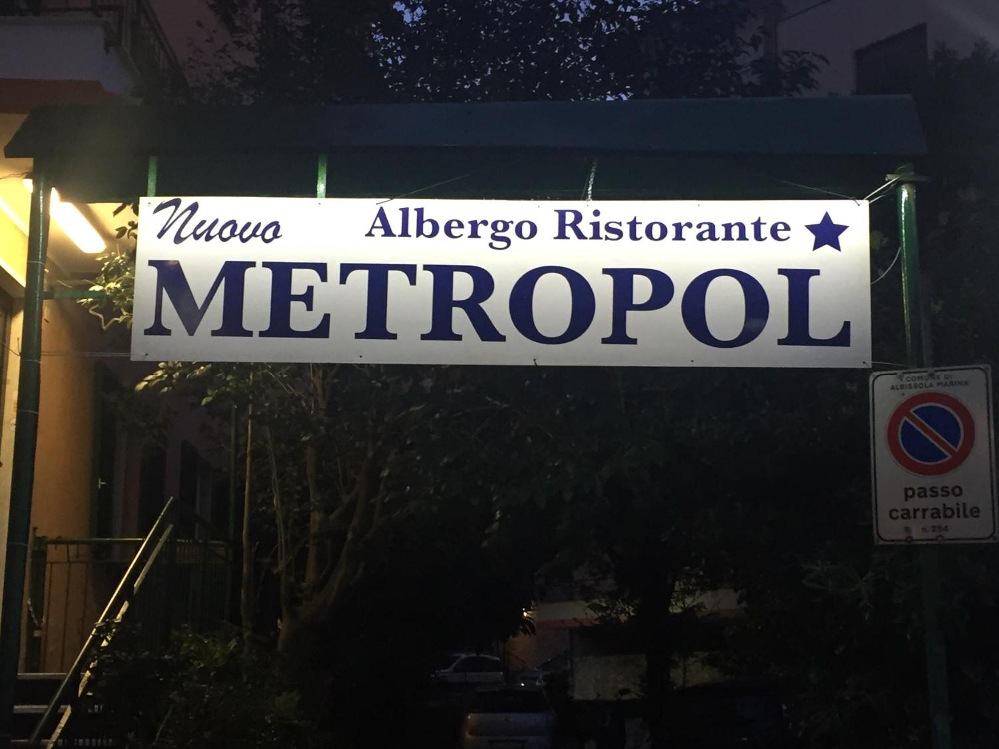 Hotel Nuovo Metropol Альбіссола-Марина Екстер'єр фото